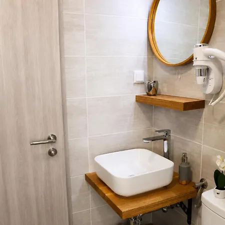 Square Gostinjska kuća 3*