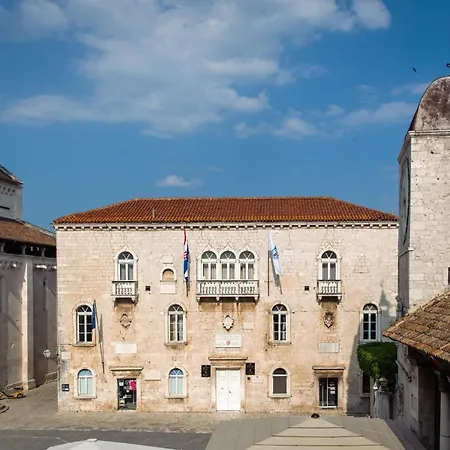 Gostinjska kuća Square Trogir