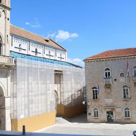 Gostinjska kuća Square