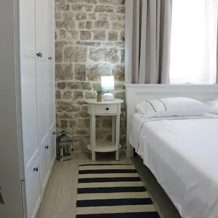 Square 3* تروغير